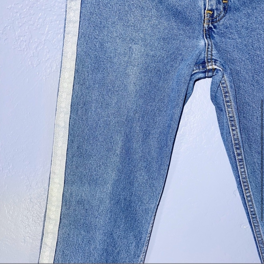 Newport News
VINTAGE MOM JEANS WITH STRIP EMBROIDERED SIDES 6/24" - Picture 6 of 7